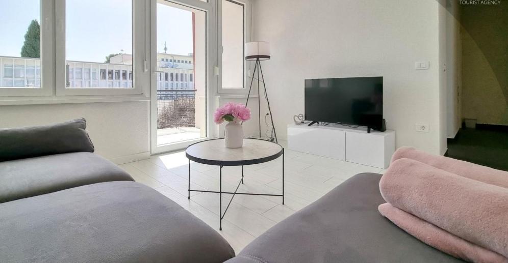 Bella Apartment Umag Exterior foto